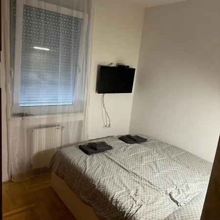 Stan Na Dan La Familia 公寓 *